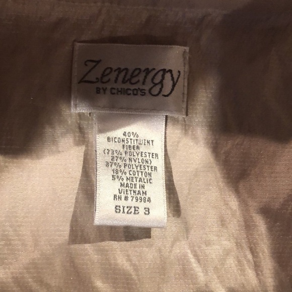 Chico’s Zenergy size XL 14-16 tan windbreaker with a bit of shimmer - Picture 9 of 16